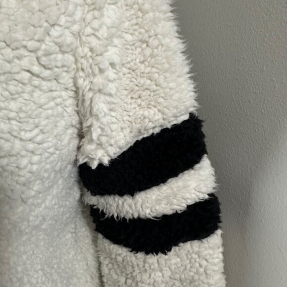 White / Black Softest Sherpa Hoodie Jacket    8319 - Picture 6 of 9